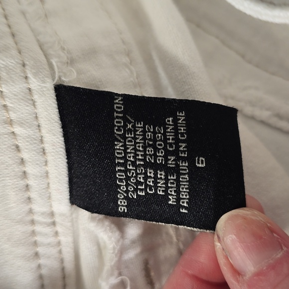 White jeans - Picture 9 of 10